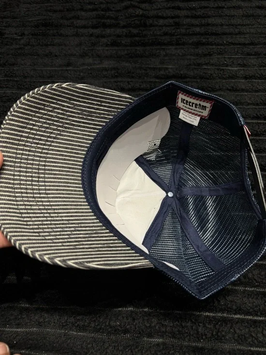 BILLIONAIRE BOY CLUB RUNNING DOG - Picture 2 of 2